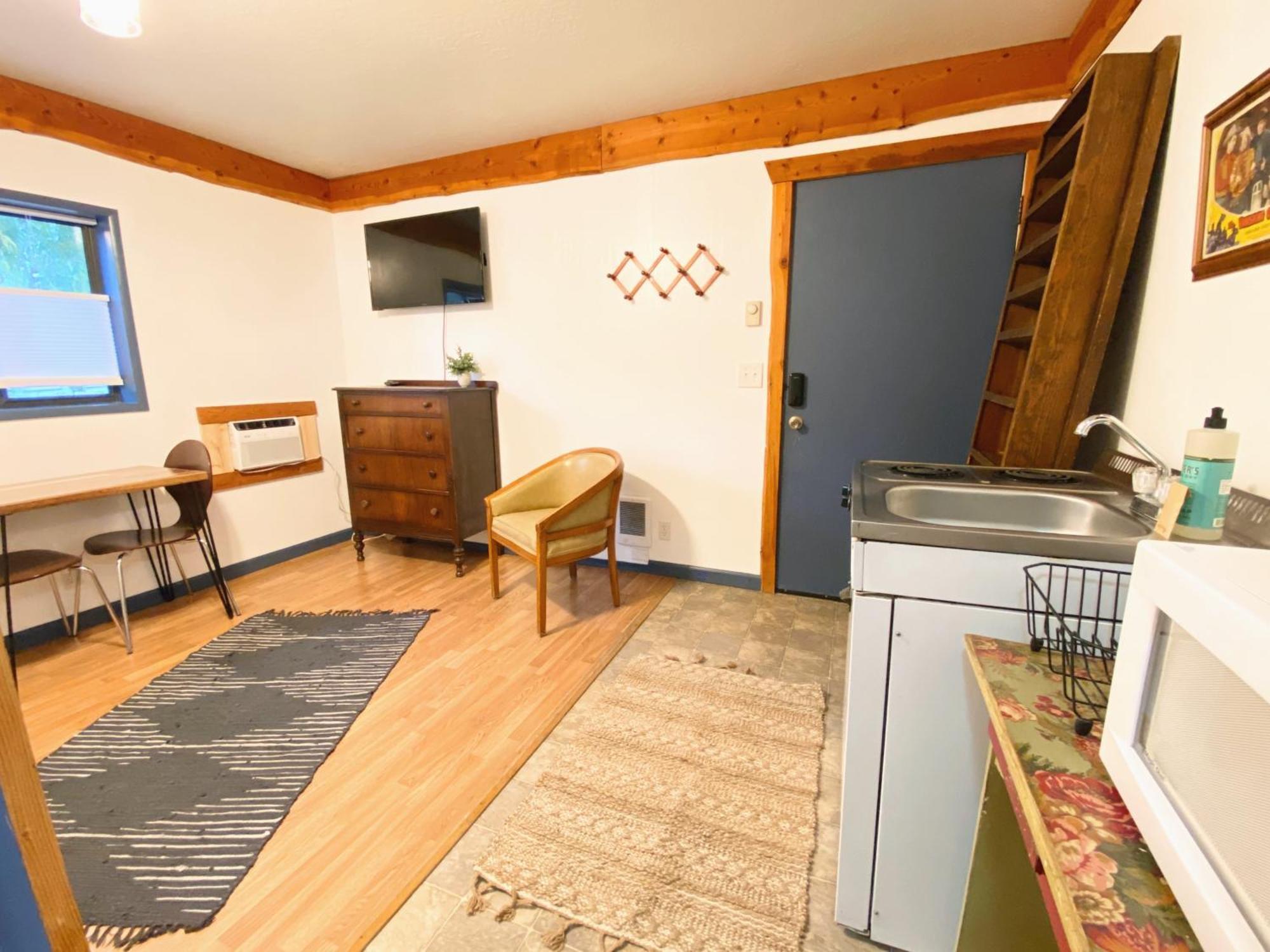 Flathead Lake Resort Woods Bay Exterior foto